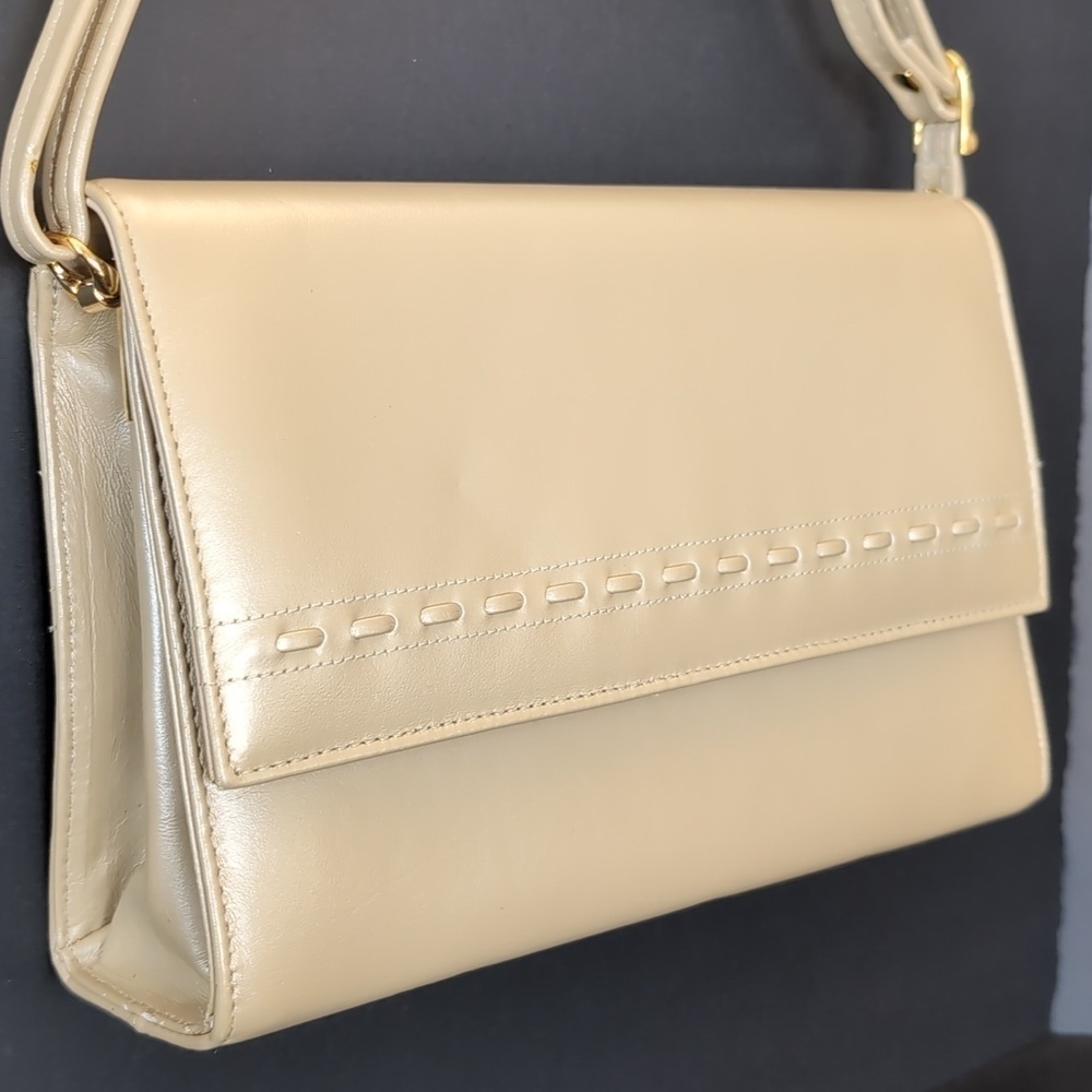 Vintage Leco Canada Beige Leather Womans Shoulder Bag.